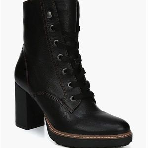 Like new: Naturalizer, Callie Lace-Up boot sz 8.5
